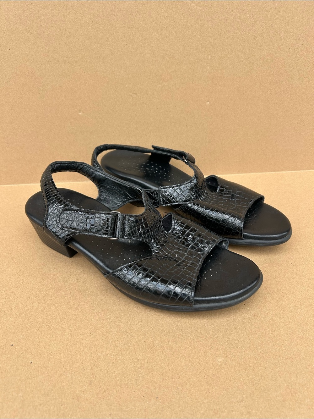 SAS Suntimer Croc Embossed Leather Sandals Sz 7.5/ 8 Black Slingback  Adjustable